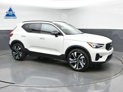 New 2026 Volvo XC40 B5 Plus w/ Climate Package