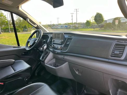 Used 2020 Ford Transit 250 Low Roof RWD image 17
