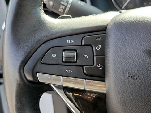 Used 2023 Cadillac XT6 Premium Luxury FWD image 23
