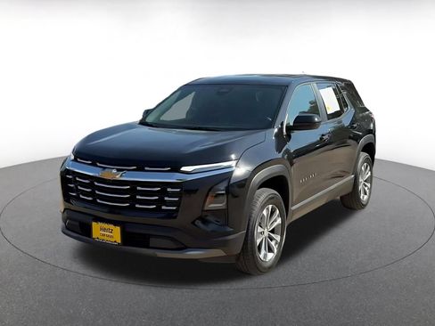 Used 2025 Chevrolet Equinox LT FWD image 7