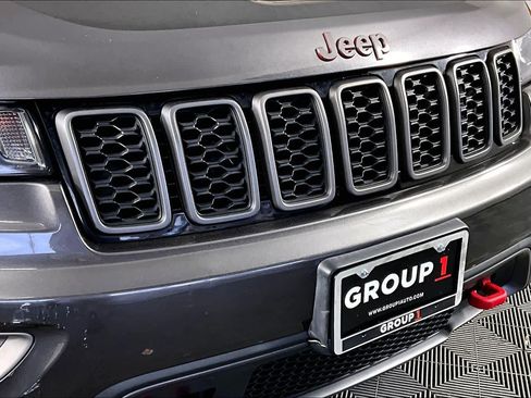 Used 2017 Jeep Grand Cherokee Trailhawk image 28