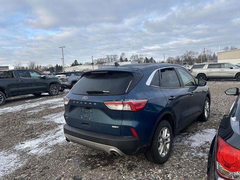 Used 2020 Ford Escape SE image 4