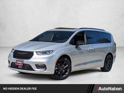 New 2026 Chrysler Pacifica Limited w/ S Appearance Package FWD image 1
