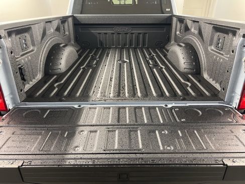 New 2026 Ford F350 Lariat w/ Black Appearance Package image 38