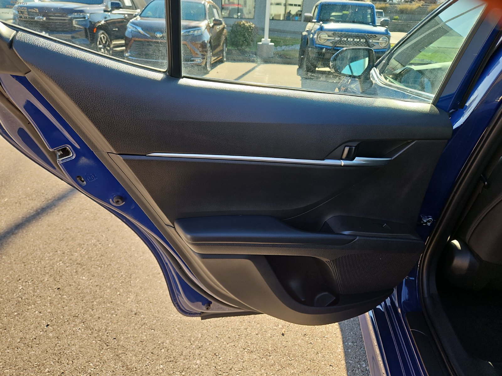 Used 2024 Toyota Camry SE w/ Cold Weather Package FWD image 14