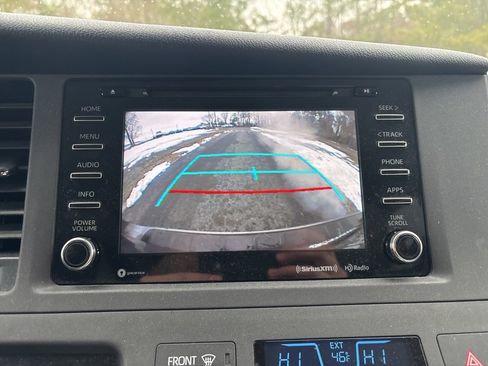 Used 2018 Toyota Sienna LE image 24