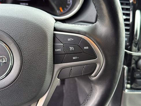 Used 2021 Jeep Grand Cherokee Limited image 16