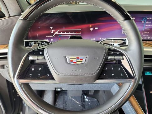 Used 2025 Cadillac Escalade Sport Platinum AWD/4WD image 23