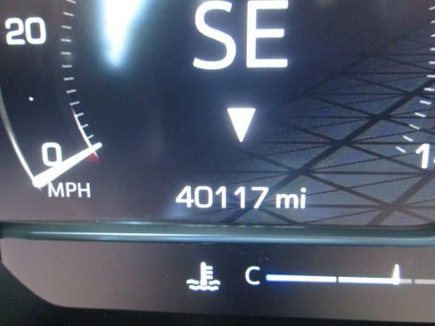 Used 2023 GMC Sierra 1500 SLT image 25