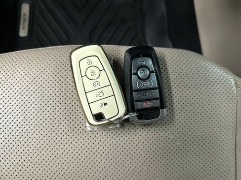 Used 2020 Ford Escape Titanium AWD/4WD image 40