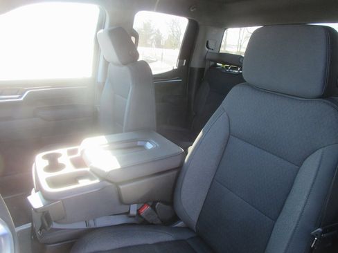 New 2026 GMC Sierra 1500 SLE image 14