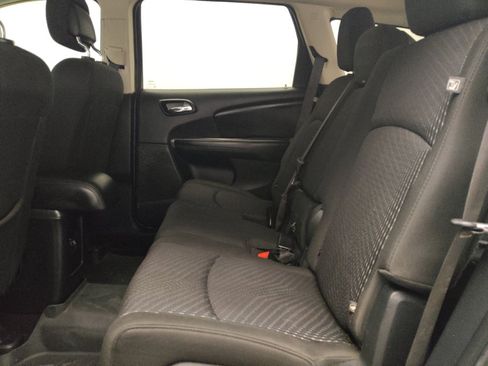 Used 2018 Dodge Journey SE w/ Popular Equipment Group FWD image 18