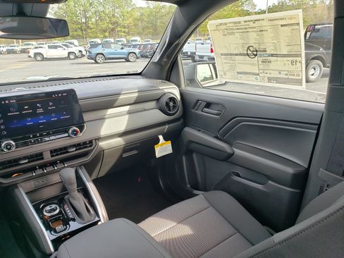 New 2026 Chevrolet Colorado W/T image 31