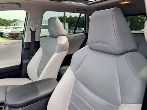 Used 2019 Toyota RAV4 Limited w/ Advanced Technology Package FWD image 46