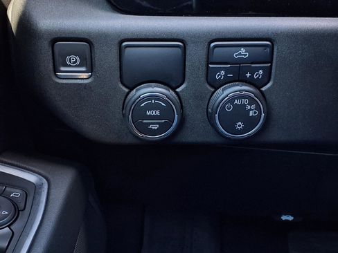 Used 2022 Chevrolet Silverado 1500 LT w/ Protection Package image 19