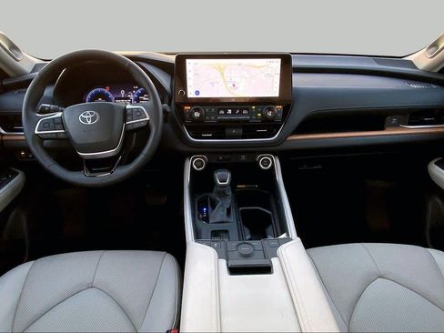 Used 2026 Toyota Grand Highlander FWD image 15
