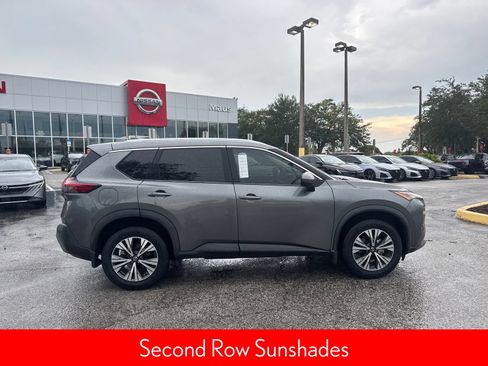 Certified 2021 Nissan Rogue SV w/ Premium Package FWD image 8