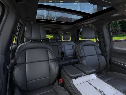 New 2026 Lincoln Navigator L Reserve w/ Jet Appearance Package AWD/4WD image 10