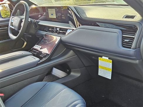 New 2026 INFINITI QX80 SPORT w/ Sport Exterior Package image 28