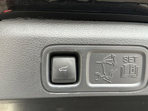 Used 2023 Ford Expedition Limited image 32