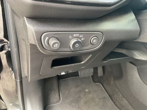 Used 2022 Chevrolet TrailBlazer LT w/ Convenience Package image 29