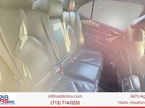 Used 2022 Toyota Camry XLE FWD image 17
