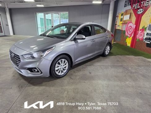 Used 2021 Hyundai Accent SEL FWD image 18