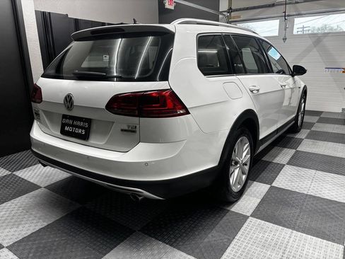 Used 2017 Volkswagen Golf Alltrack SE AWD/4WD image 8
