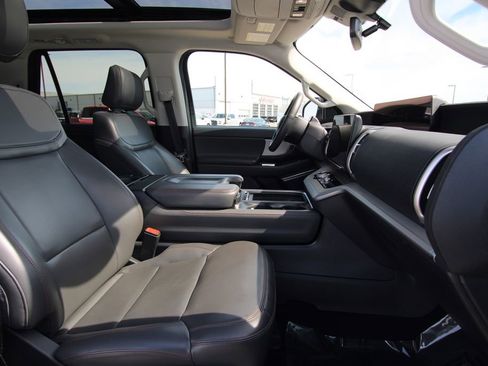 Used 2025 Ford Expedition Max Active image 9