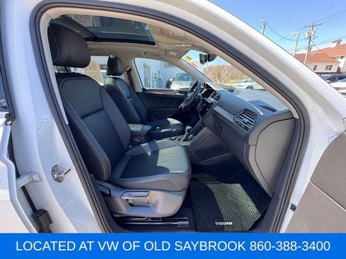 Used 2022 Volkswagen Tiguan SE w/ Panoramic Sunroof Package image 23