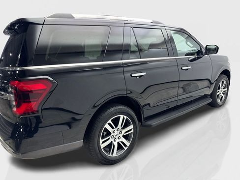 Used 2024 Ford Expedition Limited image 13