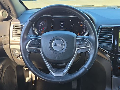 Used 2022 Jeep Grand Cherokee Laredo X image 13