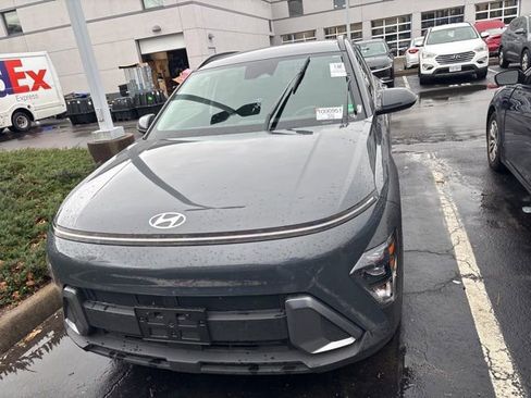 Used 2024 Hyundai Kona SEL w/ Convenience Package image 4