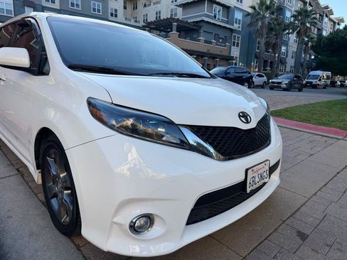 Used 2015 Toyota Sienna SE Premium FWD image 33