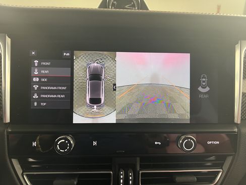 Certified 2025 Porsche Macan S AWD/4WD image 24