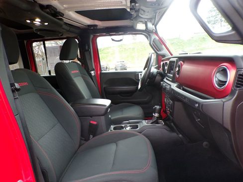 Used 2021 Jeep Wrangler Unlimited Rubicon w/ Cold Weather Group image 16