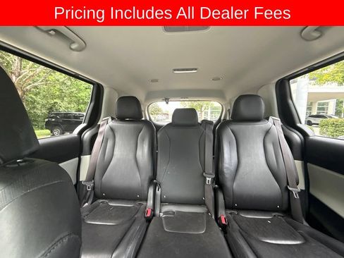 Certified 2022 Kia Carnival LX FWD image 14