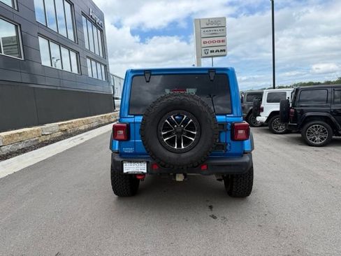 Used 2025 Jeep Wrangler Unlimited Rubicon AWD/4WD image 4