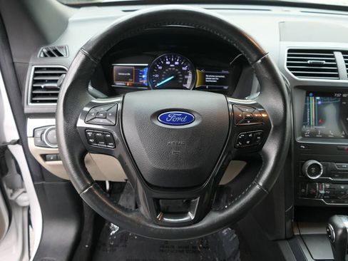 Used 2019 Ford Explorer XLT w/ Equipment Group 202A FWD image 20