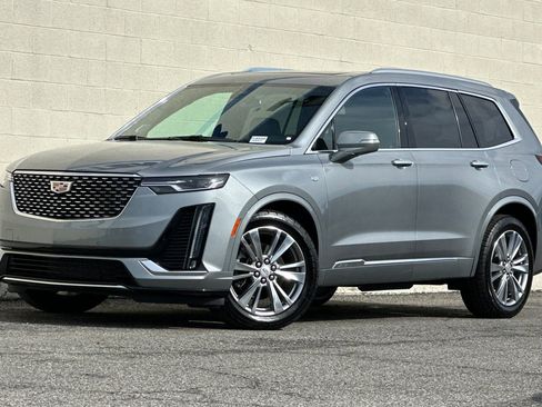 Certified 2024 Cadillac XT6 Premium Luxury image 8
