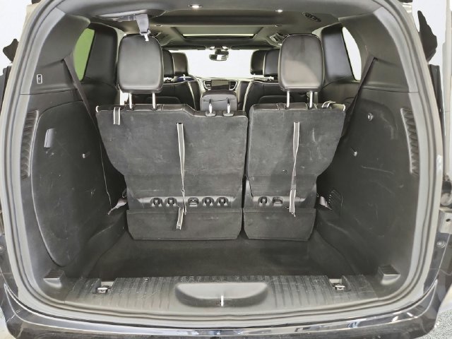 Used 2025 Chrysler Pacifica Limited FWD image 25