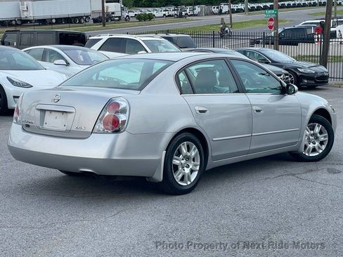 Used 2005 Nissan Altima 2.5 S w/ (S02) Side Airbags Pkg FWD image 2