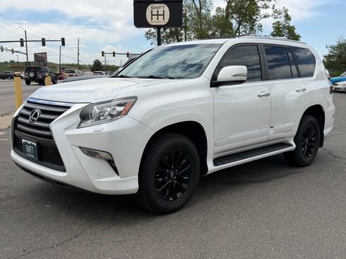 Used 2018 Lexus GX 460 Premium w/ Premium Package AWD/4WD image 3