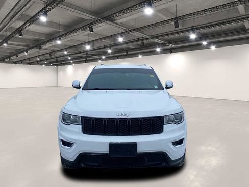 Used 2018 Jeep Grand Cherokee Limited image 2