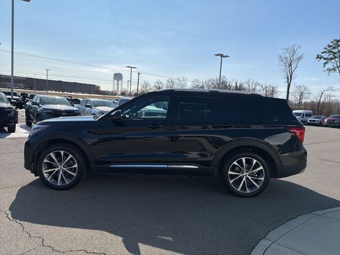 Certified 2025 Ford Explorer Platinum w/ Ultimate Package image 6