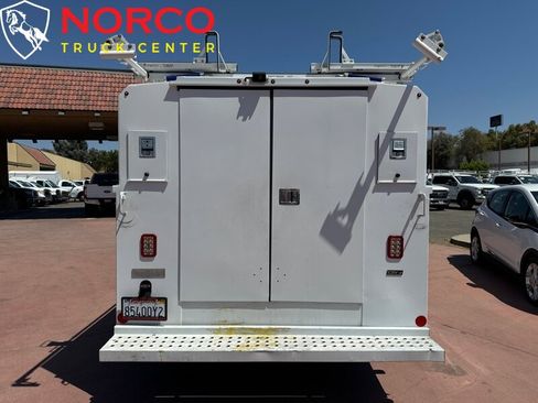 Used 2018 Ford Transit 350 138 w/ Interior Upgrade Package image 9