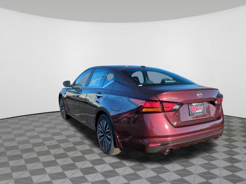 Certified 2025 Nissan Altima 2.5 SV w/ SV Premium Package FWD image 16
