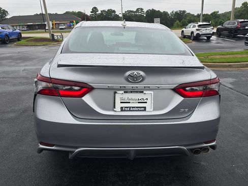 Used 2024 Toyota Camry SE FWD image 4