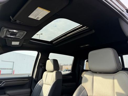 Used 2023 Chevrolet Silverado 1500 ZR2 w/ Technology Package image 35