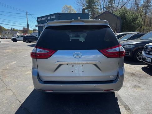 Used 2015 Toyota Sienna XLE w/ XLE Navigation Package AWD/4WD image 5